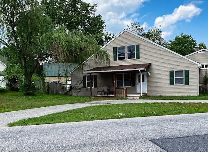 Entire Private 2 Bedrooms House, Nice Neighborhood