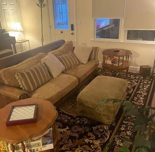 Entire Private 2 Bedrooms House, Nice Neighborhood