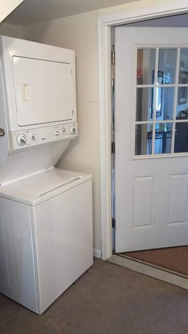 Entire Private 2 Bedrooms House, Neighborhood Apartment Arnold
