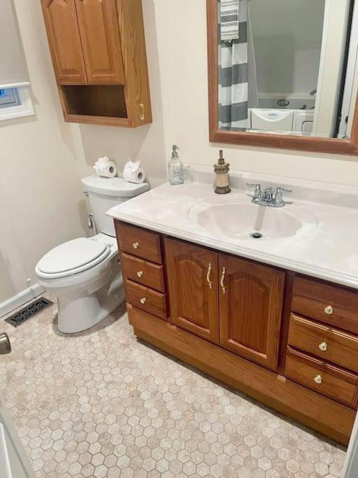 Apartment Entire Private 2 Bedrooms House, Neighborhood