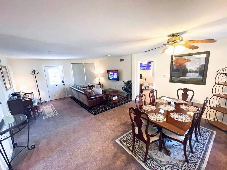 Entire Private 2 Bedrooms House, Neighborhood * Arnold